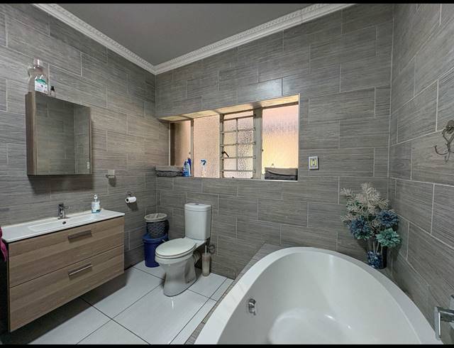 5 BEDROOM HOUSE FOR SALE IN BRAKPAN CENTRAL